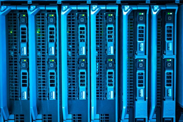 Servers σε rack