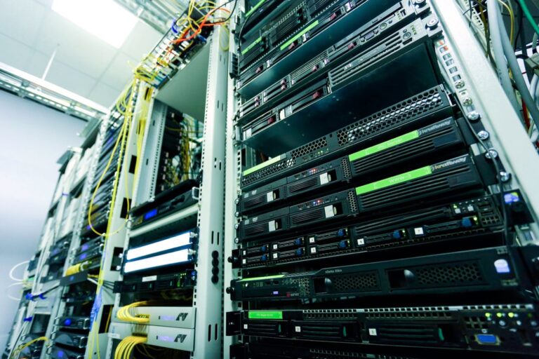Δικτυακός εξοπλισμός σε rack