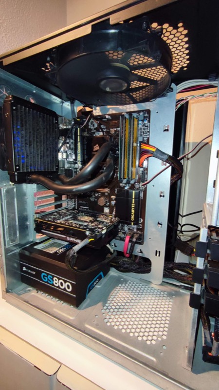 Λευκό custom PC